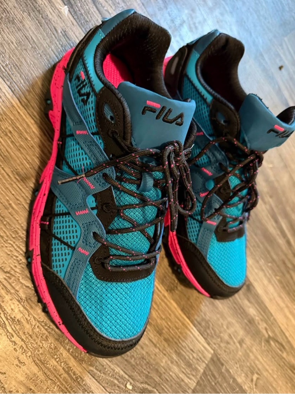 FILA Women's Teal and Pink Running Shoes